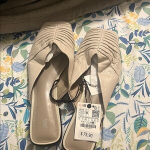Zara Women's Beige Pleated Mules